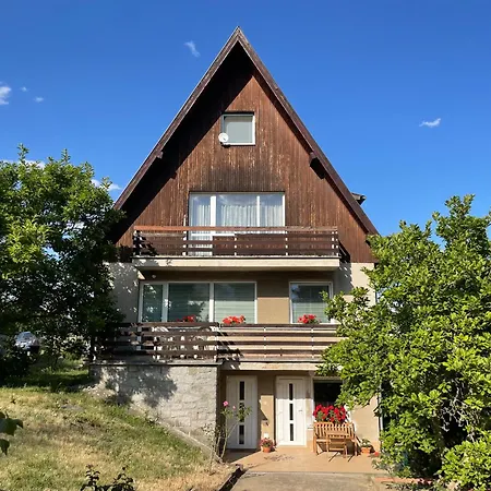 Vendy Κάρλοβι Βάρι